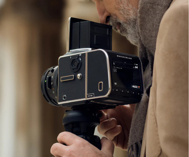 Бездзеркальна камера Hasselblad 907X & CFV 100C